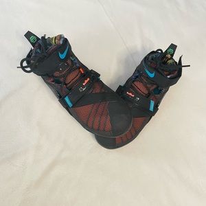 Nike Lebron James Soldier 9 Basketball Shoes